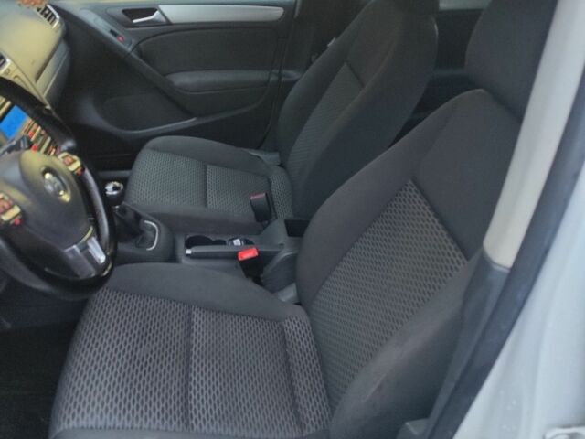 Белый Фольксваген Гольф, объемом двигателя 1.4 л и пробегом 200 тыс. км за 5800 $, фото 6 на Automoto.ua