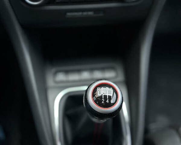 Белый Фольксваген Гольф, объемом двигателя 1.39 л и пробегом 225 тыс. км за 8199 $, фото 22 на Automoto.ua