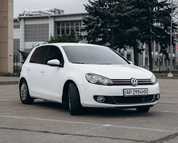 Белый Фольксваген Гольф, объемом двигателя 1.39 л и пробегом 225 тыс. км за 8199 $, фото 5 на Automoto.ua