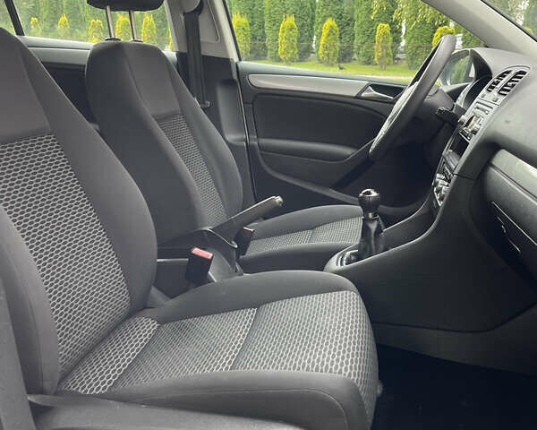 Білий Фольксваген Гольф, об'ємом двигуна 1.6 л та пробігом 185 тис. км за 7799 $, фото 25 на Automoto.ua