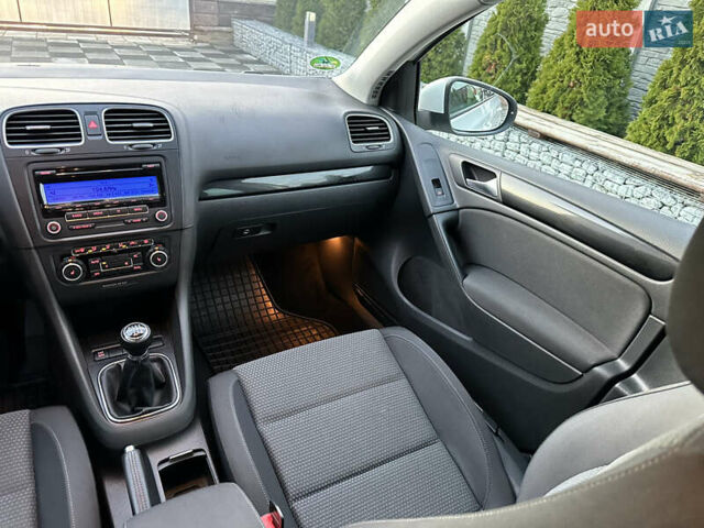 Белый Фольксваген Гольф, объемом двигателя 1.8 л и пробегом 103 тыс. км за 8500 $, фото 74 на Automoto.ua