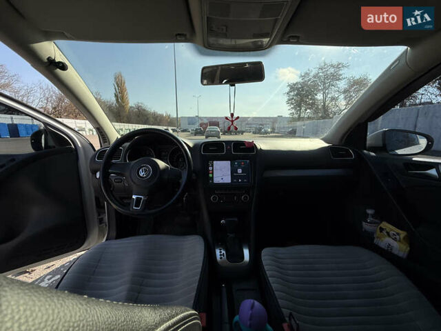 Белый Фольксваген Гольф, объемом двигателя 1.6 л и пробегом 120 тыс. км за 9500 $, фото 12 на Automoto.ua