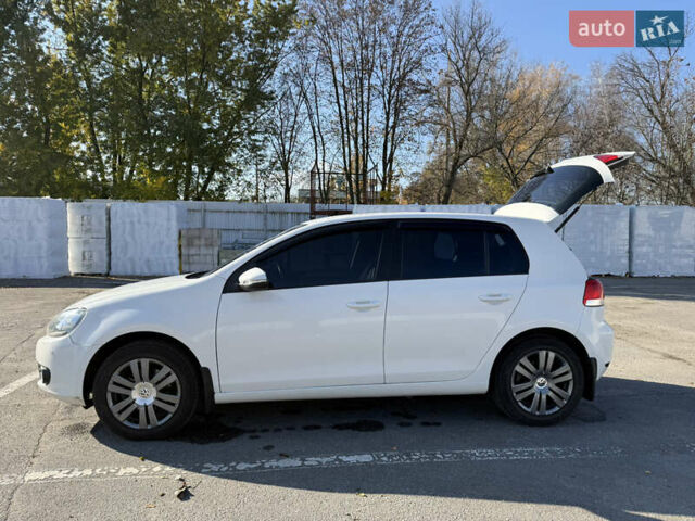 Белый Фольксваген Гольф, объемом двигателя 1.6 л и пробегом 120 тыс. км за 9500 $, фото 3 на Automoto.ua