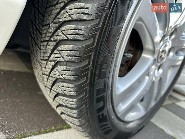 Белый Фольксваген Гольф, объемом двигателя 1.8 л и пробегом 103 тыс. км за 8500 $, фото 27 на Automoto.ua