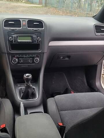 Белый Фольксваген Гольф, объемом двигателя 1.39 л и пробегом 246 тыс. км за 6500 $, фото 13 на Automoto.ua