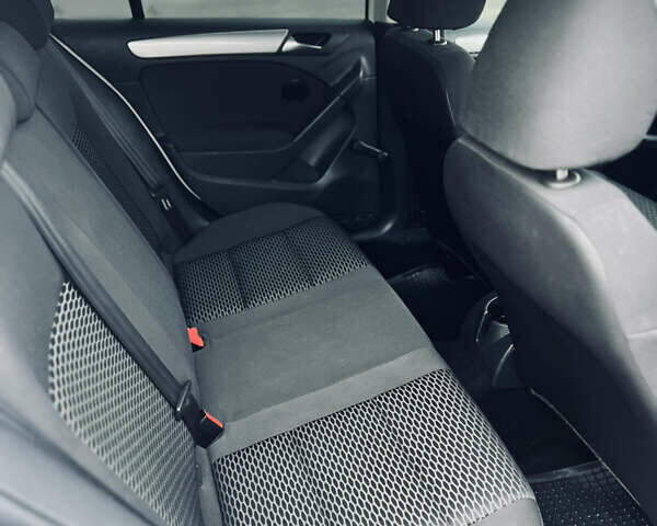 Белый Фольксваген Гольф, объемом двигателя 1.39 л и пробегом 229 тыс. км за 6800 $, фото 9 на Automoto.ua