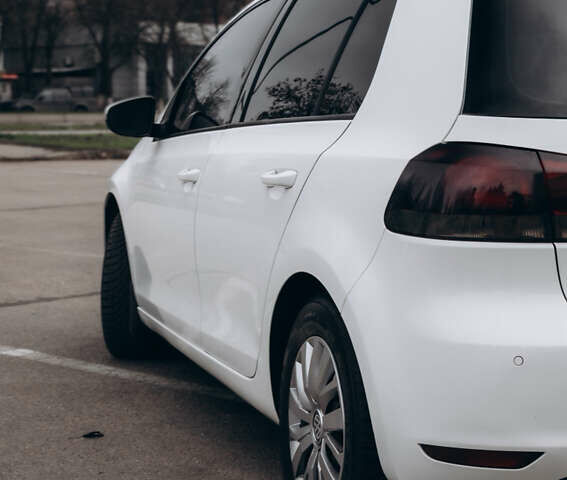 Белый Фольксваген Гольф, объемом двигателя 1.39 л и пробегом 225 тыс. км за 8199 $, фото 8 на Automoto.ua