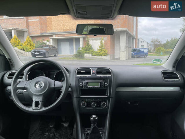 Білий Фольксваген Гольф, об'ємом двигуна 1.6 л та пробігом 185 тис. км за 7799 $, фото 16 на Automoto.ua