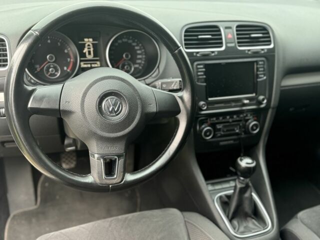 Білий Фольксваген Гольф, об'ємом двигуна 1.8 л та пробігом 250 тис. км за 7800 $, фото 14 на Automoto.ua