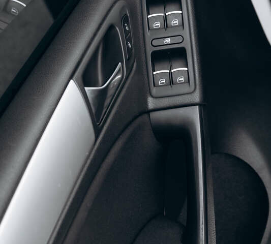 Белый Фольксваген Гольф, объемом двигателя 1.39 л и пробегом 225 тыс. км за 8199 $, фото 18 на Automoto.ua