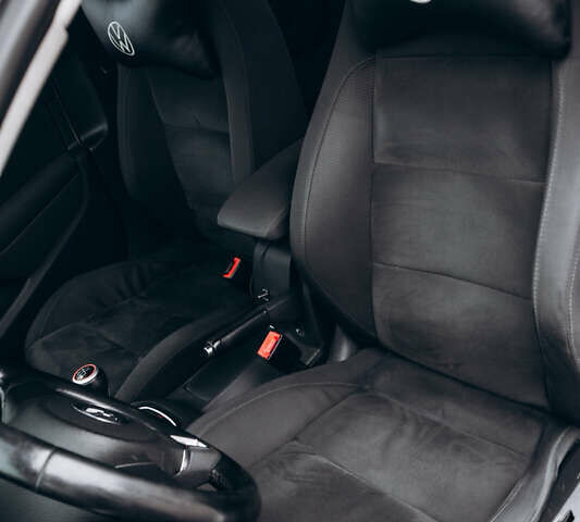 Белый Фольксваген Гольф, объемом двигателя 1.39 л и пробегом 225 тыс. км за 8199 $, фото 16 на Automoto.ua