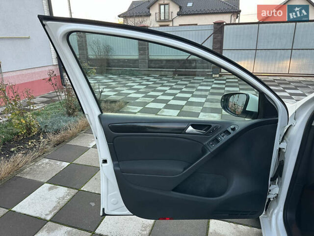 Белый Фольксваген Гольф, объемом двигателя 1.8 л и пробегом 103 тыс. км за 8500 $, фото 28 на Automoto.ua