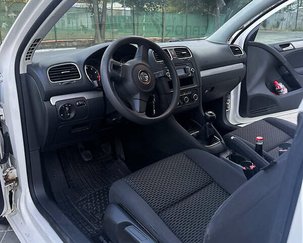 Білий Фольксваген Гольф, об'ємом двигуна 1.39 л та пробігом 260 тис. км за 6300 $, фото 21 на Automoto.ua