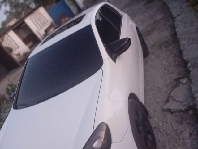 Белый Фольксваген Гольф, объемом двигателя 2.5 л и пробегом 208 тыс. км за 7500 $, фото 7 на Automoto.ua