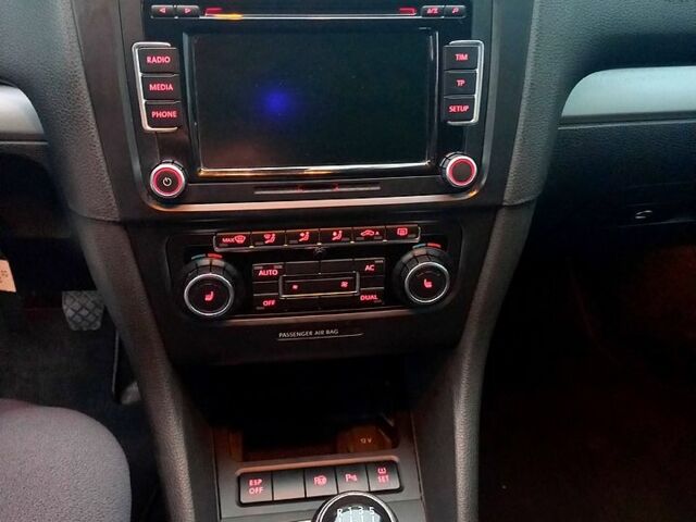 Білий Фольксваген Гольф, об'ємом двигуна 1.4 л та пробігом 273 тис. км за 7700 $, фото 3 на Automoto.ua