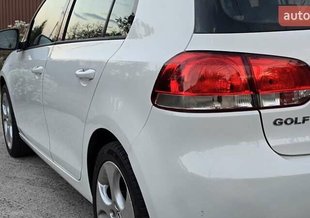 Білий Фольксваген Гольф, об'ємом двигуна 1.6 л та пробігом 120 тис. км за 9499 $, фото 16 на Automoto.ua