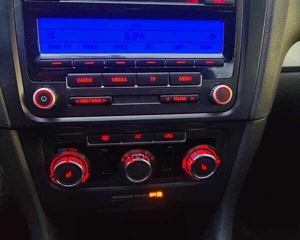 Белый Фольксваген Гольф, объемом двигателя 1.4 л и пробегом 200 тыс. км за 5850 $, фото 16 на Automoto.ua