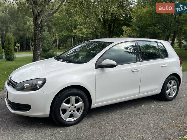 Білий Фольксваген Гольф, об'ємом двигуна 1.6 л та пробігом 185 тис. км за 7799 $, фото 14 на Automoto.ua