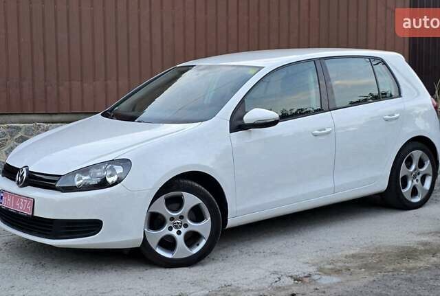 Білий Фольксваген Гольф, об'ємом двигуна 1.6 л та пробігом 120 тис. км за 9499 $, фото 27 на Automoto.ua