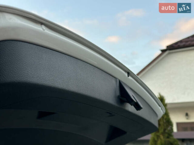 Белый Фольксваген Гольф, объемом двигателя 1.8 л и пробегом 103 тыс. км за 8500 $, фото 49 на Automoto.ua