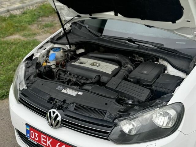 Білий Фольксваген Гольф, об'ємом двигуна 1.8 л та пробігом 250 тис. км за 7800 $, фото 12 на Automoto.ua