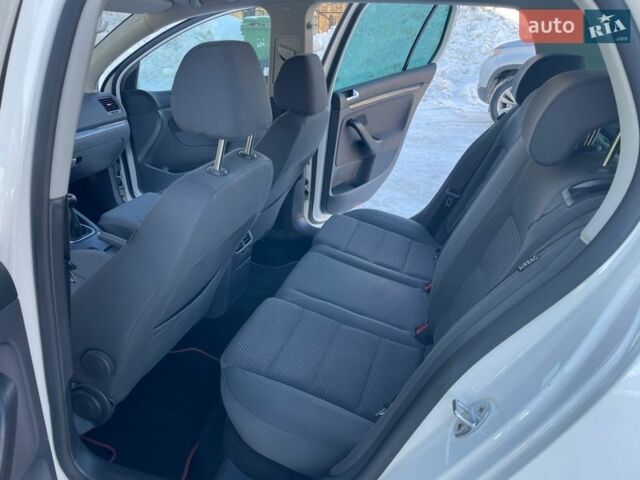 Белый Фольксваген Гольф, объемом двигателя 1.4 л и пробегом 215 тыс. км за 6350 $, фото 42 на Automoto.ua