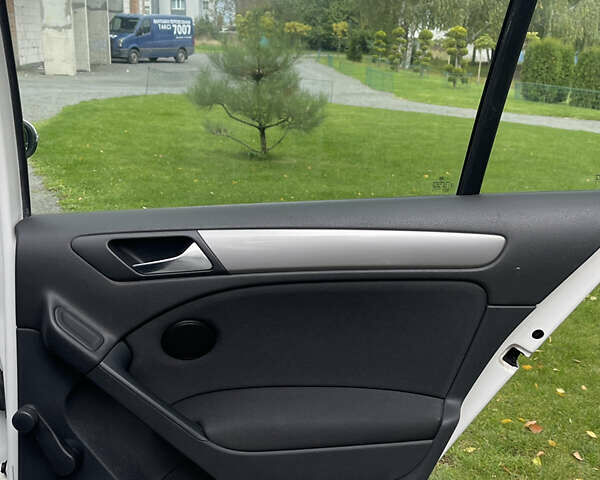 Білий Фольксваген Гольф, об'ємом двигуна 1.6 л та пробігом 185 тис. км за 7799 $, фото 22 на Automoto.ua