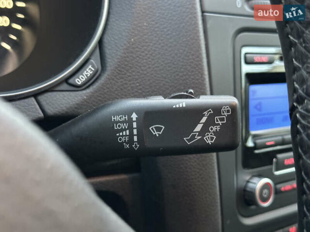 Белый Фольксваген Гольф, объемом двигателя 1.8 л и пробегом 103 тыс. км за 8500 $, фото 80 на Automoto.ua