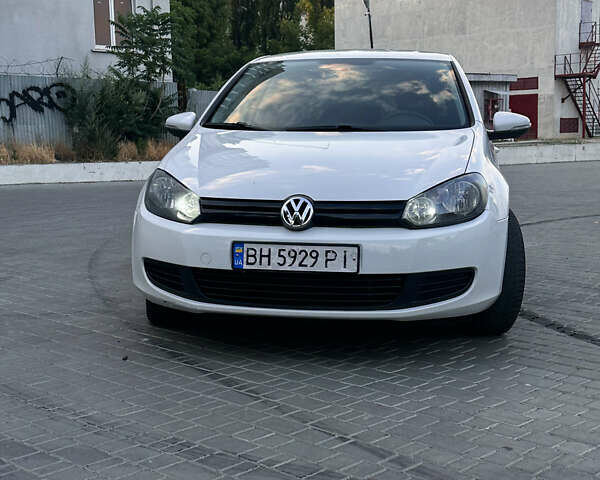 Білий Фольксваген Гольф, об'ємом двигуна 1.39 л та пробігом 260 тис. км за 6300 $, фото 1 на Automoto.ua