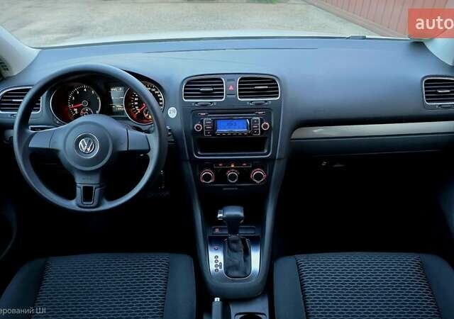 Білий Фольксваген Гольф, об'ємом двигуна 1.6 л та пробігом 120 тис. км за 9499 $, фото 2 на Automoto.ua