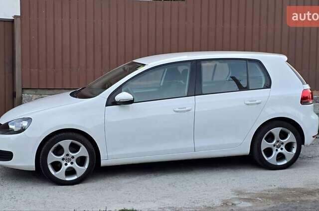 Білий Фольксваген Гольф, об'ємом двигуна 1.6 л та пробігом 120 тис. км за 9499 $, фото 24 на Automoto.ua