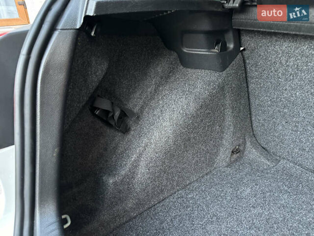 Белый Фольксваген Гольф, объемом двигателя 1.8 л и пробегом 103 тыс. км за 8500 $, фото 46 на Automoto.ua