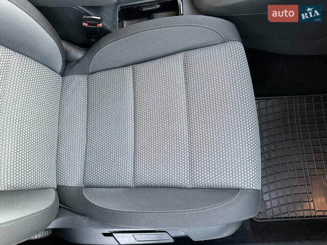 Белый Фольксваген Гольф, объемом двигателя 1.8 л и пробегом 103 тыс. км за 8500 $, фото 63 на Automoto.ua