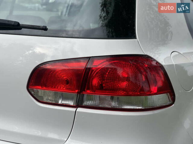 Білий Фольксваген Гольф, об'ємом двигуна 1.6 л та пробігом 185 тис. км за 7799 $, фото 11 на Automoto.ua
