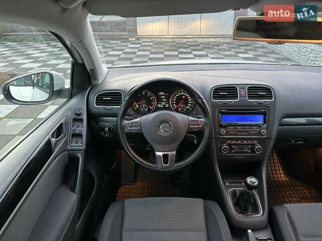 Белый Фольксваген Гольф, объемом двигателя 1.8 л и пробегом 103 тыс. км за 8500 $, фото 76 на Automoto.ua