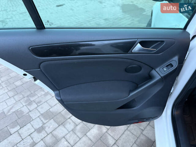 Белый Фольксваген Гольф, объемом двигателя 1.6 л и пробегом 245 тыс. км за 7700 $, фото 22 на Automoto.ua