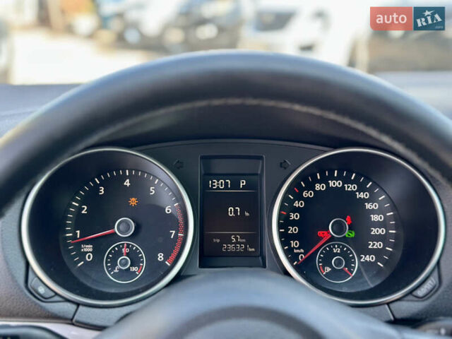 Белый Фольксваген Гольф, объемом двигателя 1.6 л и пробегом 236 тыс. км за 7300 $, фото 11 на Automoto.ua