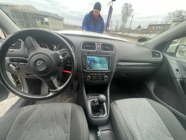 Білий Фольксваген Гольф, об'ємом двигуна 1.4 л та пробігом 180 тис. км за 8500 $, фото 7 на Automoto.ua