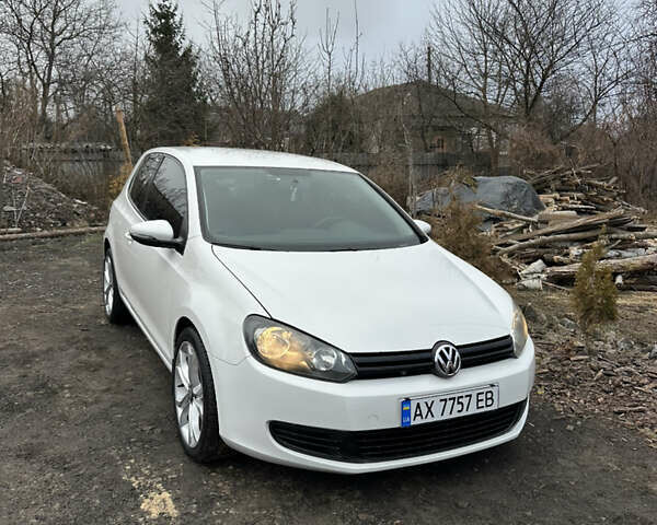 Белый Фольксваген Гольф, объемом двигателя 1.6 л и пробегом 260 тыс. км за 7500 $, фото 1 на Automoto.ua