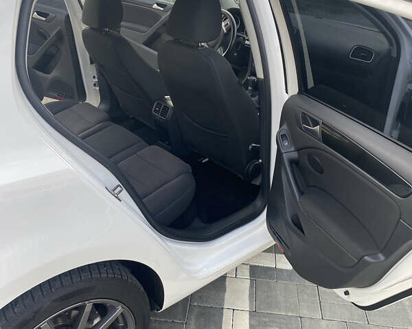 Белый Фольксваген Гольф, объемом двигателя 1.39 л и пробегом 257 тыс. км за 8900 $, фото 19 на Automoto.ua