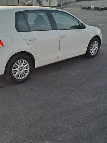 Белый Фольксваген Гольф, объемом двигателя 1.6 л и пробегом 177 тыс. км за 7250 $, фото 6 на Automoto.ua