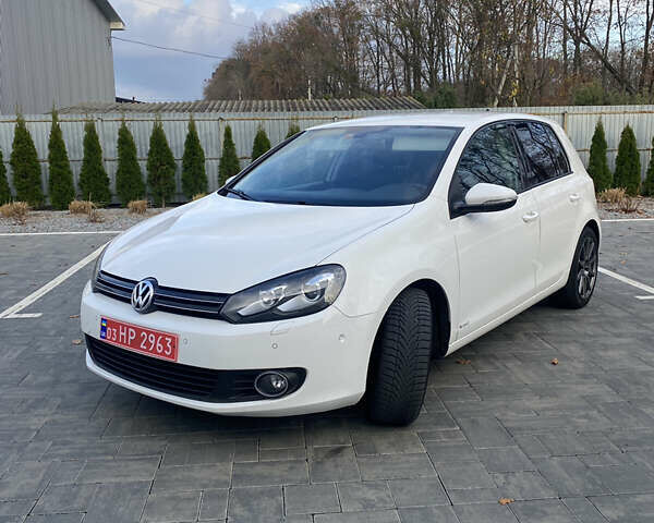 Белый Фольксваген Гольф, объемом двигателя 1.39 л и пробегом 257 тыс. км за 8900 $, фото 2 на Automoto.ua