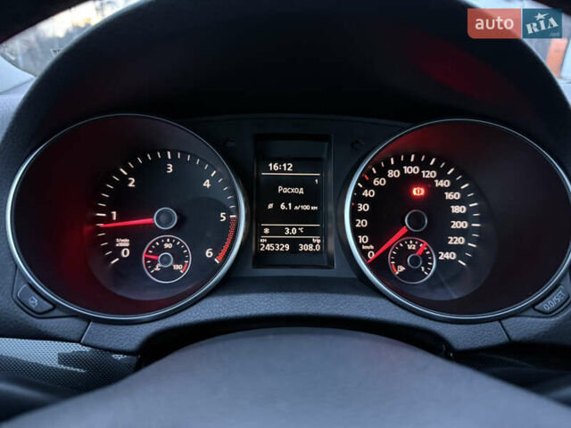 Белый Фольксваген Гольф, объемом двигателя 1.6 л и пробегом 245 тыс. км за 7700 $, фото 14 на Automoto.ua