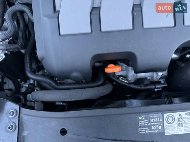 Белый Фольксваген Гольф, объемом двигателя 1.6 л и пробегом 245 тыс. км за 7700 $, фото 33 на Automoto.ua