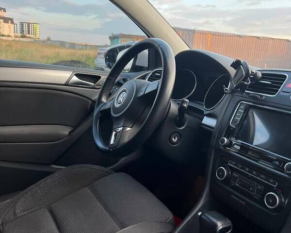 Белый Фольксваген Гольф, объемом двигателя 1.39 л и пробегом 229 тыс. км за 7800 $, фото 6 на Automoto.ua