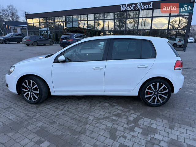 Белый Фольксваген Гольф, объемом двигателя 1.6 л и пробегом 245 тыс. км за 7700 $, фото 2 на Automoto.ua