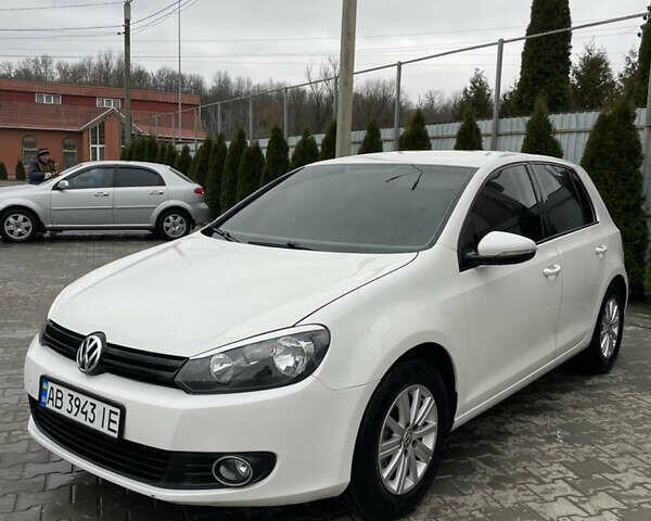 Белый Фольксваген Гольф, объемом двигателя 1.39 л и пробегом 241 тыс. км за 6500 $, фото 4 на Automoto.ua