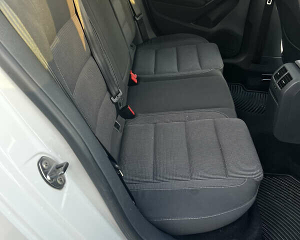 Білий Фольксваген Гольф, об'ємом двигуна 2.48 л та пробігом 268 тис. км за 9500 $, фото 13 на Automoto.ua