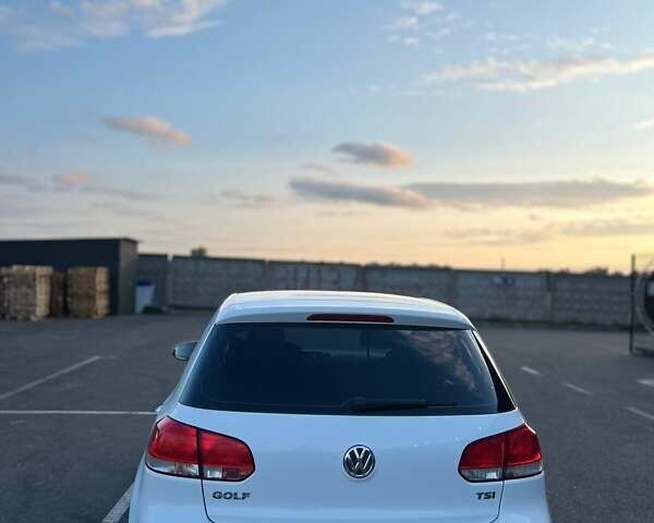 Белый Фольксваген Гольф, объемом двигателя 1.39 л и пробегом 229 тыс. км за 7800 $, фото 4 на Automoto.ua