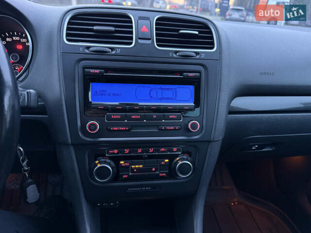 Белый Фольксваген Гольф, объемом двигателя 1.6 л и пробегом 245 тыс. км за 7700 $, фото 15 на Automoto.ua